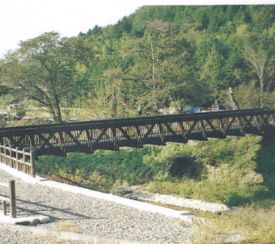 Brücke in Japan, Untersuchung auf Fäulnisschäden