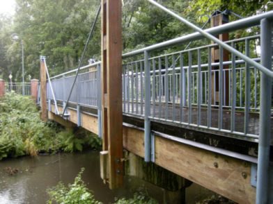 Holzbrücke, Untersuchung auf Fäulnisschäden